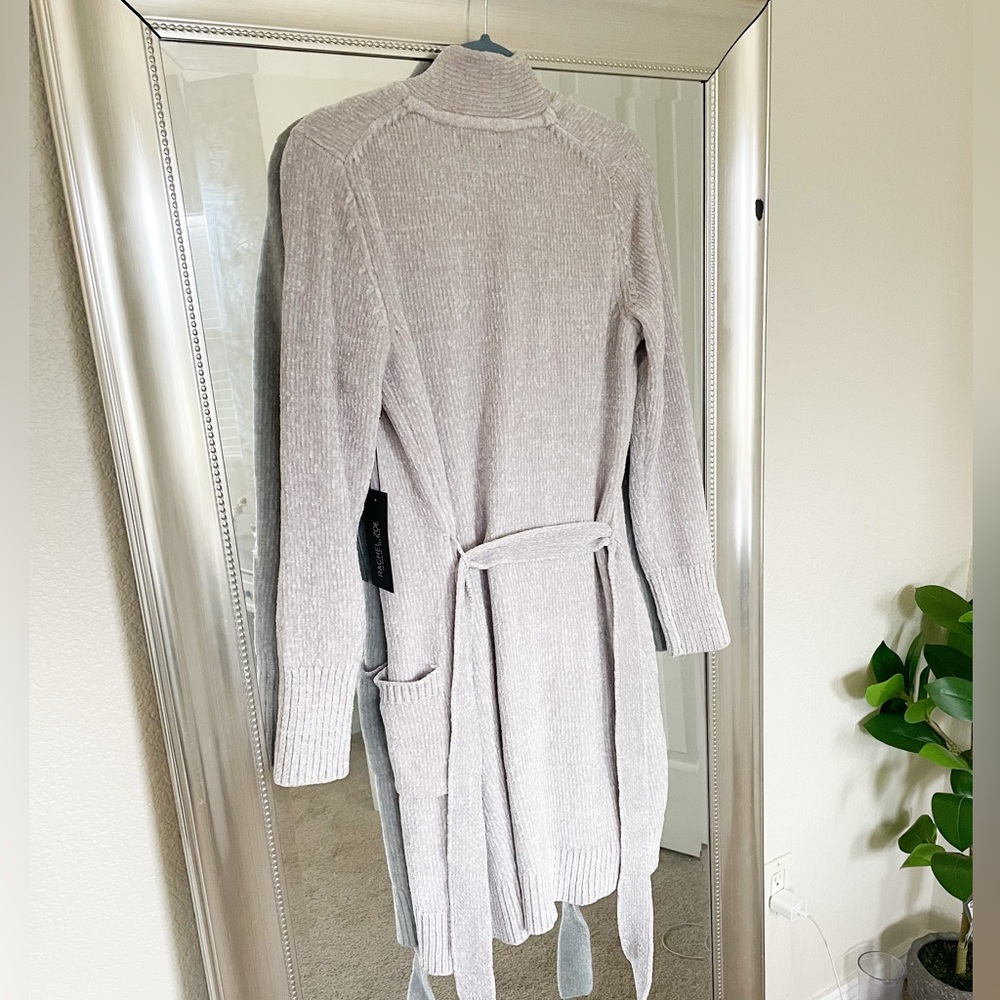 Sweater - Picture 7 of 8